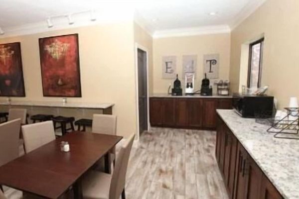 Stratford Court Hotel (Cedar City)